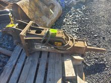 Image of JCB 5T Breaker 45mm Pins | 150mm Ears | 240mm Centres