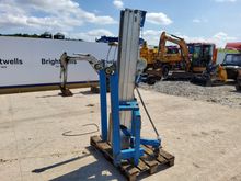 Image of Genie SLA-15 Material Lift