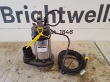 Image of 110v Submersible Pump