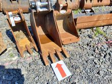 Image of CAT 17" Excavator Bucket 200mm Ears; 310mm Centres; 50mm Pins