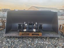 Image of Urich DL380 121in Width Quick Hitch & Volvo Bucket - 90mm + 95mm Pins, 135mm + 120mm Ears, N/Amm Centres