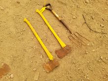 Image of 2x Axe, 1x Garden Fork