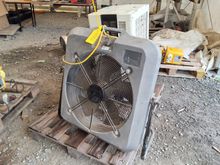 Image of 2x Fans, 1x Humidifer