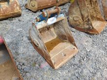 Image of 18" Bucket 35mm Pins 140mm Ears 180mm Centres