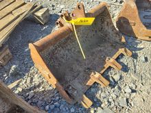 Image of 2FT Bucket 25mm Pins 100mm Ears 90mm Centres