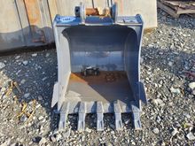 Image of Bucket 800mm Wide, 50mm Pins, 200mm Ears & 305mm Centres