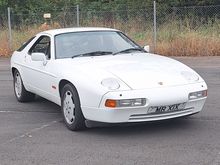 Image of 1988 Porsche 928 S4