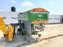 Image of Amazone ZA-V 2600 3pt Linkage Mounted Fertiliser Spreader