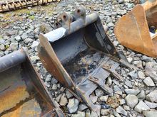 Image of 2' Digging Bucket 30mm Pins 115mm Ears 135mm Centres