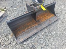 Image of 4 Foot Grading Bucket | 55mm Pins | 200mm Ears | 310mm Centres