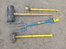 Image of 1x Axe, 1x Pavers Mallet, 1x Garden Fork, 1x Sledgehammer 3.0-6.5 Kg