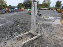 Image of Sumner 2010 Material Lift