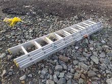 Image of Triple Extension Ladder - 27 Rung