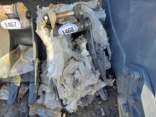 Image of Bucket 1ft Wide, 30mm Pins, 90mm Ears & 90mm Centres