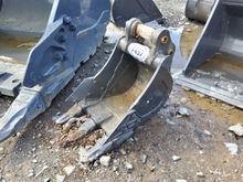 Image of Bucket 1ft Wide, 30mm Pins, 195mm Ears & 90mm Centres