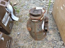 Image of 8T Lake & Elliot Hydraulic Bottle Jack