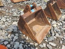 Image of Bucket 18inch Wide, 25mm Pins, 95mm Ears, 90mm Centres