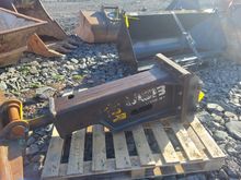 Image of JCB 5T Breaker 45mm Pins | 150mm Ears | 240mm Centres