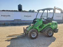 Image of Avant 635 Opti Drive Pivot Steer Loader