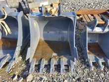 Image of Bucket 80cm Wide, 50mm Pins, 200mm Ears & 305mm Centres