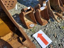 Image of 9" Excavator Bucket 120mm Ears 115mm Centres 30mm Pins