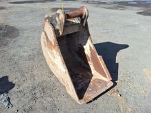 Image of Bucket - Width: 2ft | Pins: 65mm | Ears: 255mm | Centres: 390mm