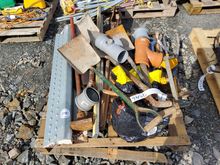 Image of Pallet Of Assorted Hand Tools