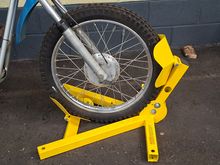 Image of SOLO Motorcycle Roll in Wheel Clamp