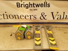 Image of 2x Cat Scanners & 2x Gennys