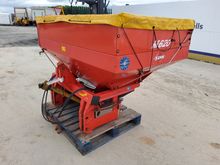 Image of Kuhn Axis 40.1W/MDS935 Tractor Mounted Twin Disc Fertiliser Spreader