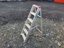 Image of Step Ladder - 5 Rung