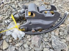 Image of Hitch 35mm Pins, 110mm Ears, 150mm Centres