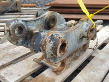 Image of Rhinox Hitch with Bar  25mm Pins | 200mm Centres | 135mm Width