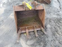 Image of JCB Bucket - Width 2ft | Pins 30mm | Ears 160mm | Centres 230mm