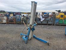 Image of Genie SLA-10 Manual Goods Lift