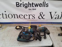 Image of 3x Makita HM0871C Demolition Hammers 110V