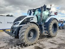 Image of Valtra Q305 4wd Tractor