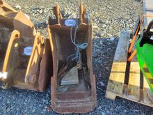 Image of 17" Bucket 50mm Pins 170mm Ears 30mm Centres