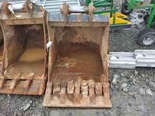 Image of 4' Bucket with 65mm Pins off 16 Tonne Machine