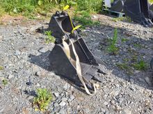 Image of Bucket 18in Wide, 35mm Pins, 110mm Ears, 135mm Centres