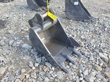 Image of Bucket 19in Wide, 45mm Pins, 145mm Ears, 245mm Centres