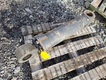 Image of Large Hydraulic Ram - Unused