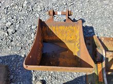 Image of 22" Bucket 170mm Ears 345mm Centres 45mm Pins