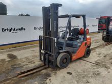 Image of Toyota 02-8FGF25 Counterbalance Forklift