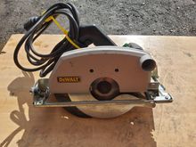Image of DeWalt DW383 Circular Saw