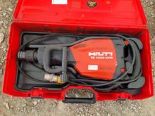 Image of Hilti TE 1000-AVR Anti Vibrate Heavy Duty Breaker