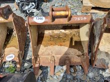 Image of 24" Bucket 35mm Pins 165mm Centres