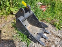 Image of Bucket 19in Wide, 45mm Pins, 150mm Ears, 245mm Centres