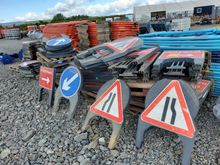 Image of Approx 90x Various Road Signs