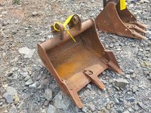 Image of Bucket  18" Wide 25mm Pin 100mm Ears 230mm Centres